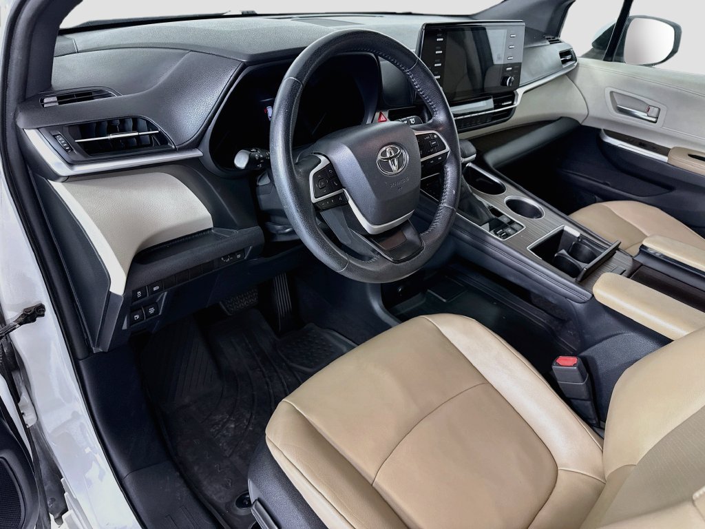 Used 2021 Toyota Sienna XLE FWD image 9