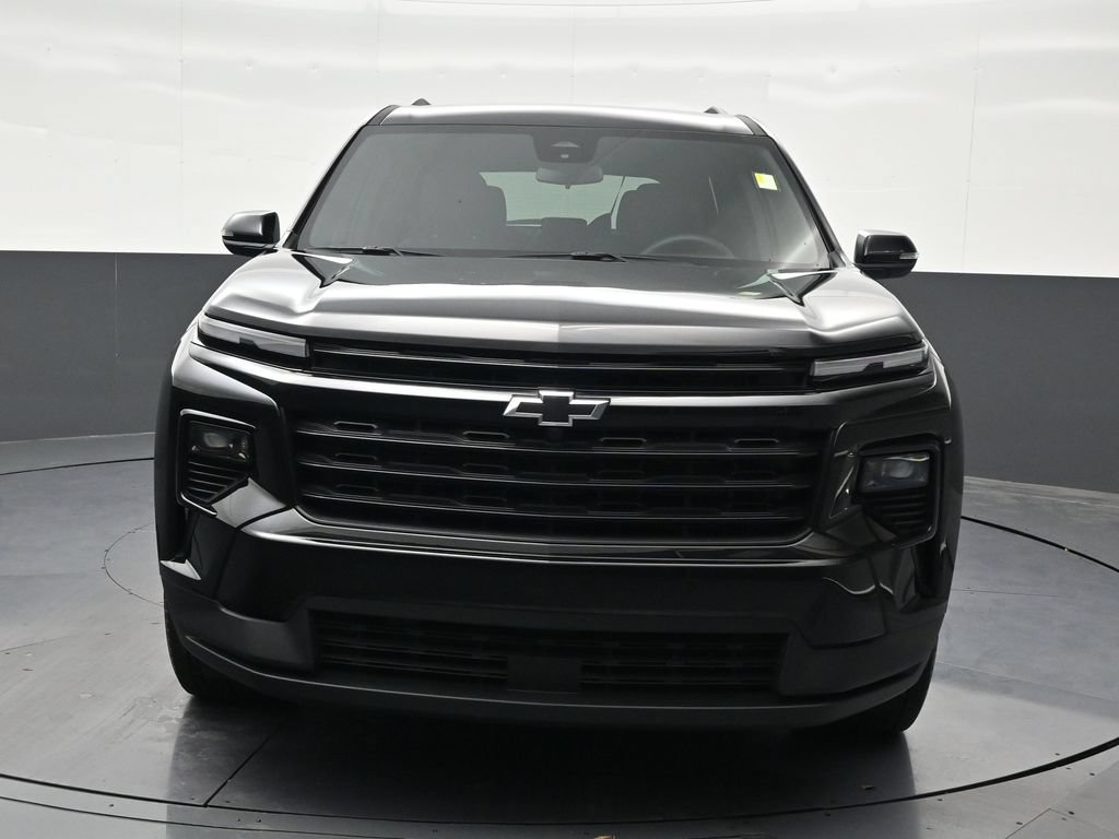 Used 2025 Chevrolet Traverse LT w/ Midnight/Sport Edition FWD image 9