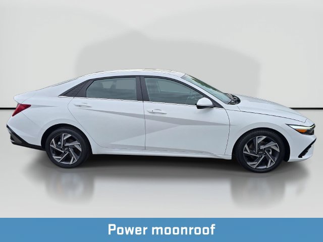 Used 2025 Hyundai Elantra SEL FWD image 7