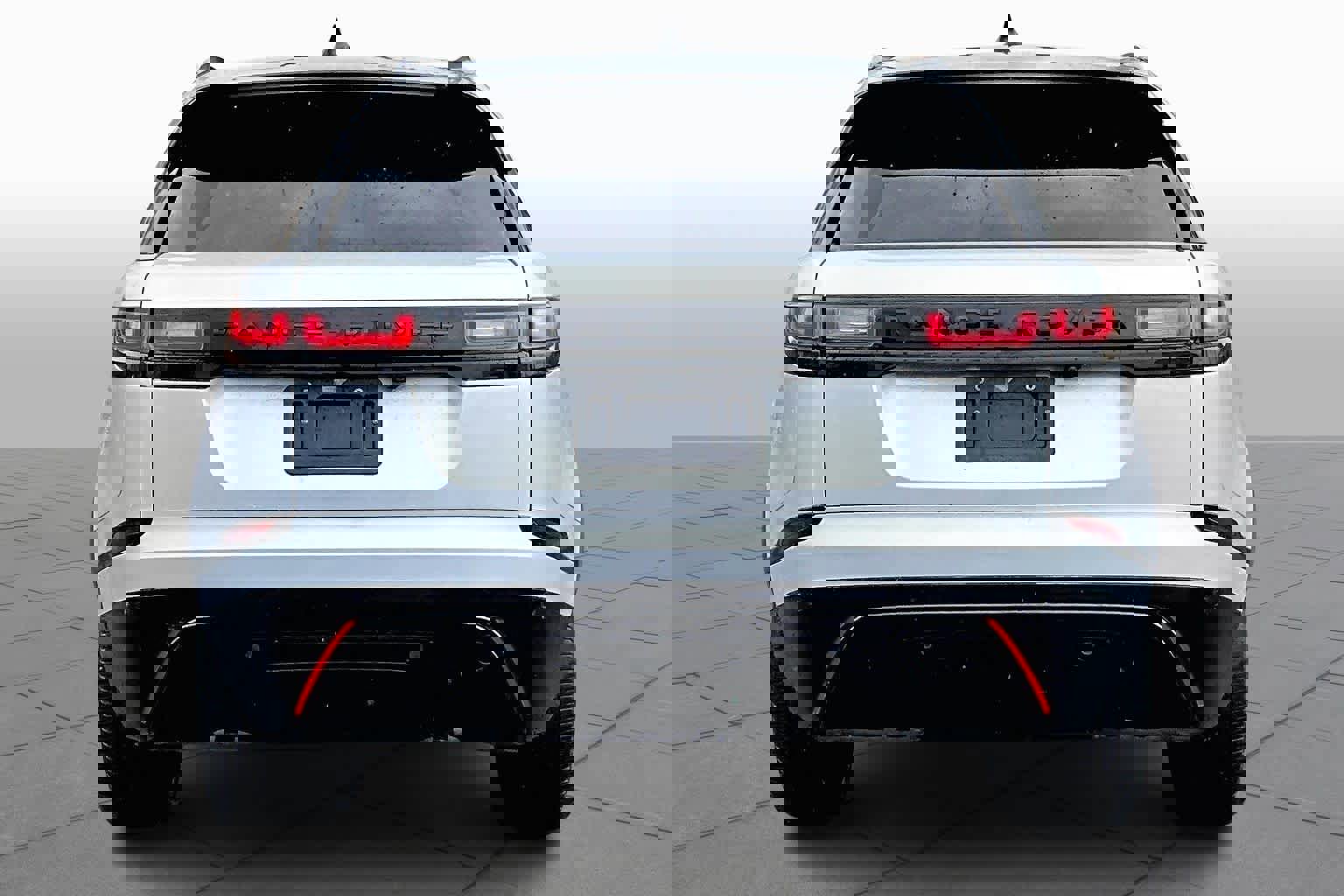 Used 2021 Land Rover Range Rover Velar R-Dynamic S image 4