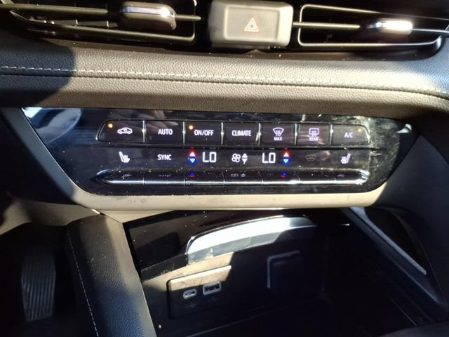 Used 2023 Buick Envision Preferred FWD image 33