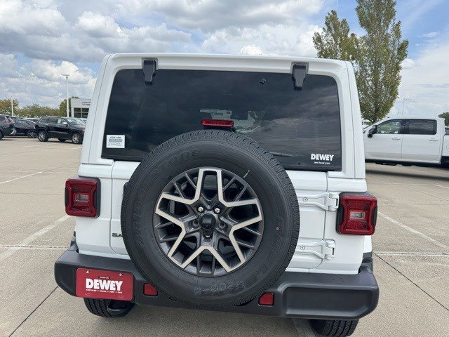 New 2025 Jeep Wrangler Sahara image 6