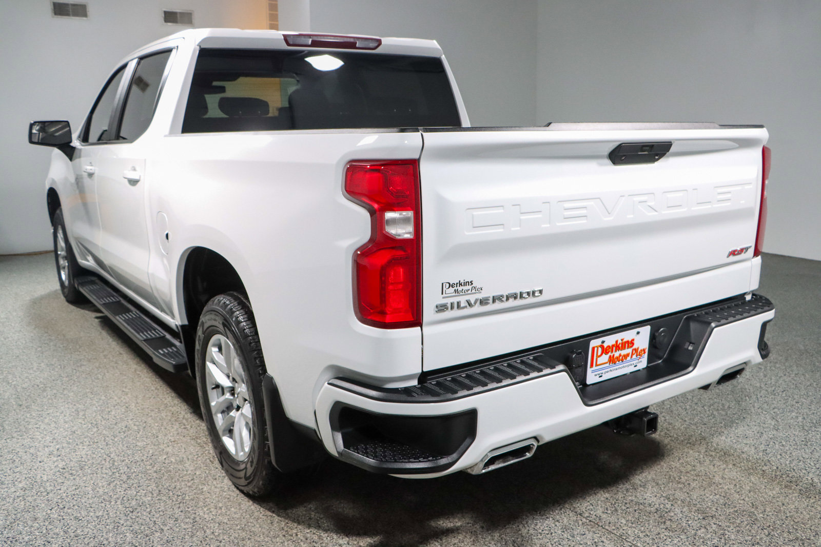 Used 2020 Chevrolet Silverado 1500 RST w/ True North Edition AWD/4WD image 9