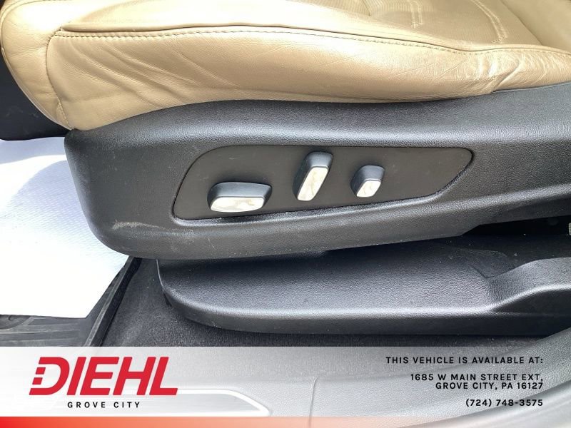 Used 2018 Cadillac XT5 Platinum w/ Driver Assist Package image 16