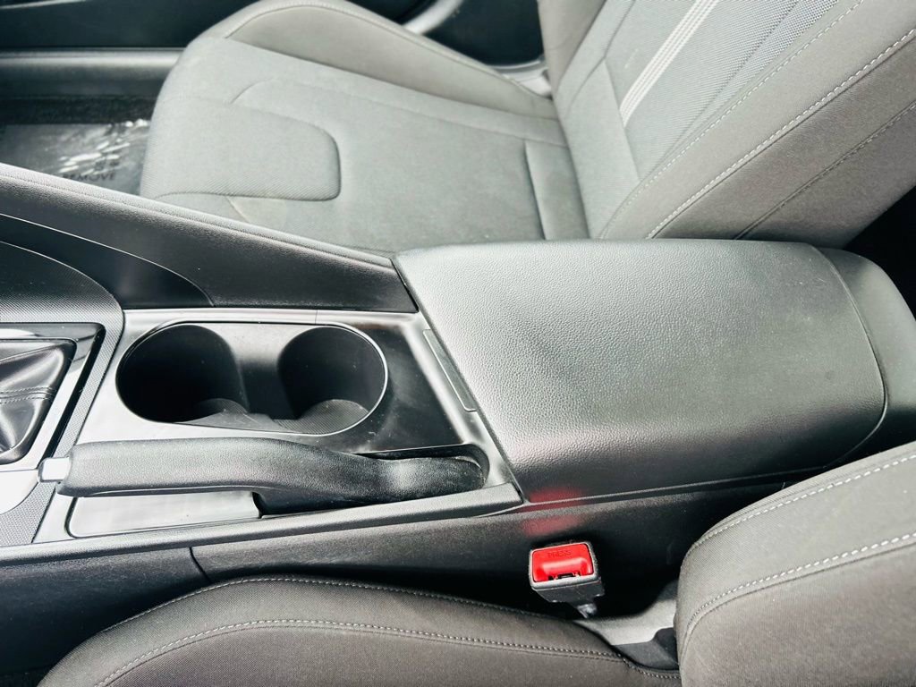 Used 2021 Hyundai Elantra SE image 37