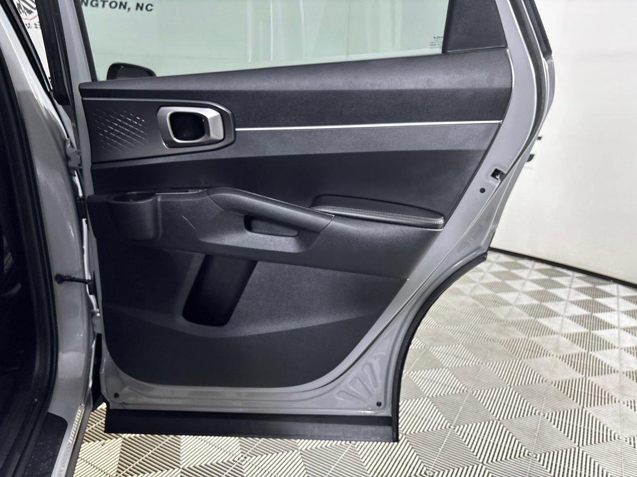 Used 2025 Kia Sorento EX w/ Panoramic Sunroof Package FWD image 28