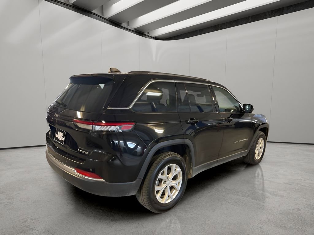 Used 2023 Jeep Grand Cherokee Limited image 5
