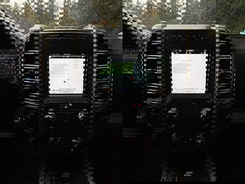 Used 2018 Ford F150 Platinum w/ Equipment Group 701A Luxury image 16