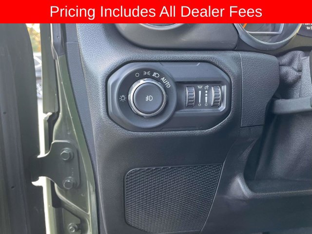 Used 2021 Jeep Wrangler Unlimited Sahara AWD/4WD image 22