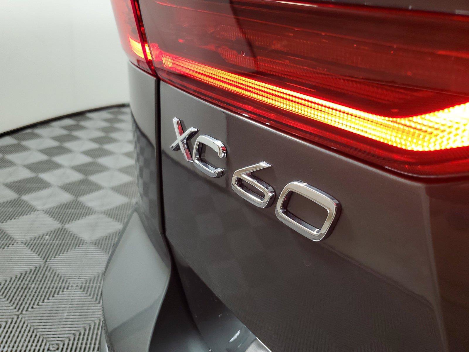 New 2027 Volvo XC60 B5 Core AWD/4WD image 8