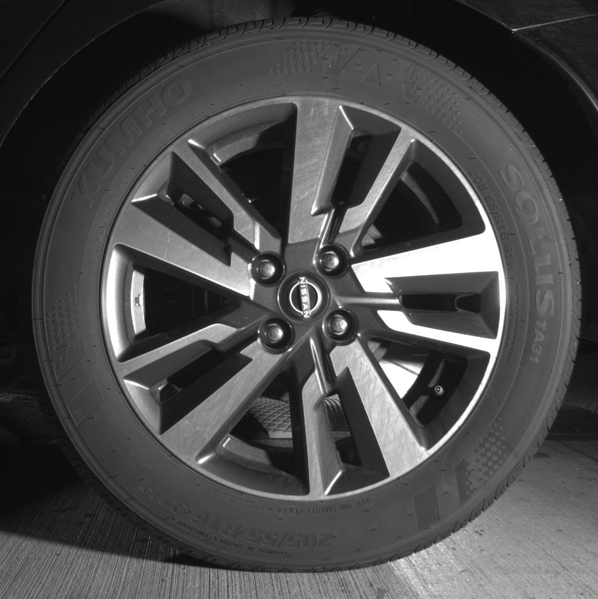 Used 2025 Nissan Versa SV image 14