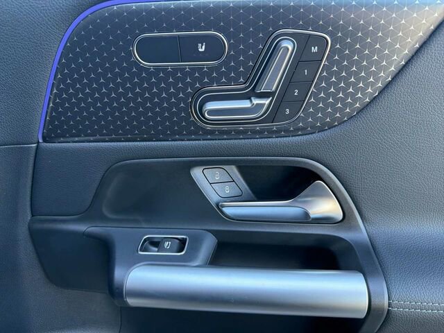 Certified 2025 Mercedes-Benz GLA 250 4MATIC image 21