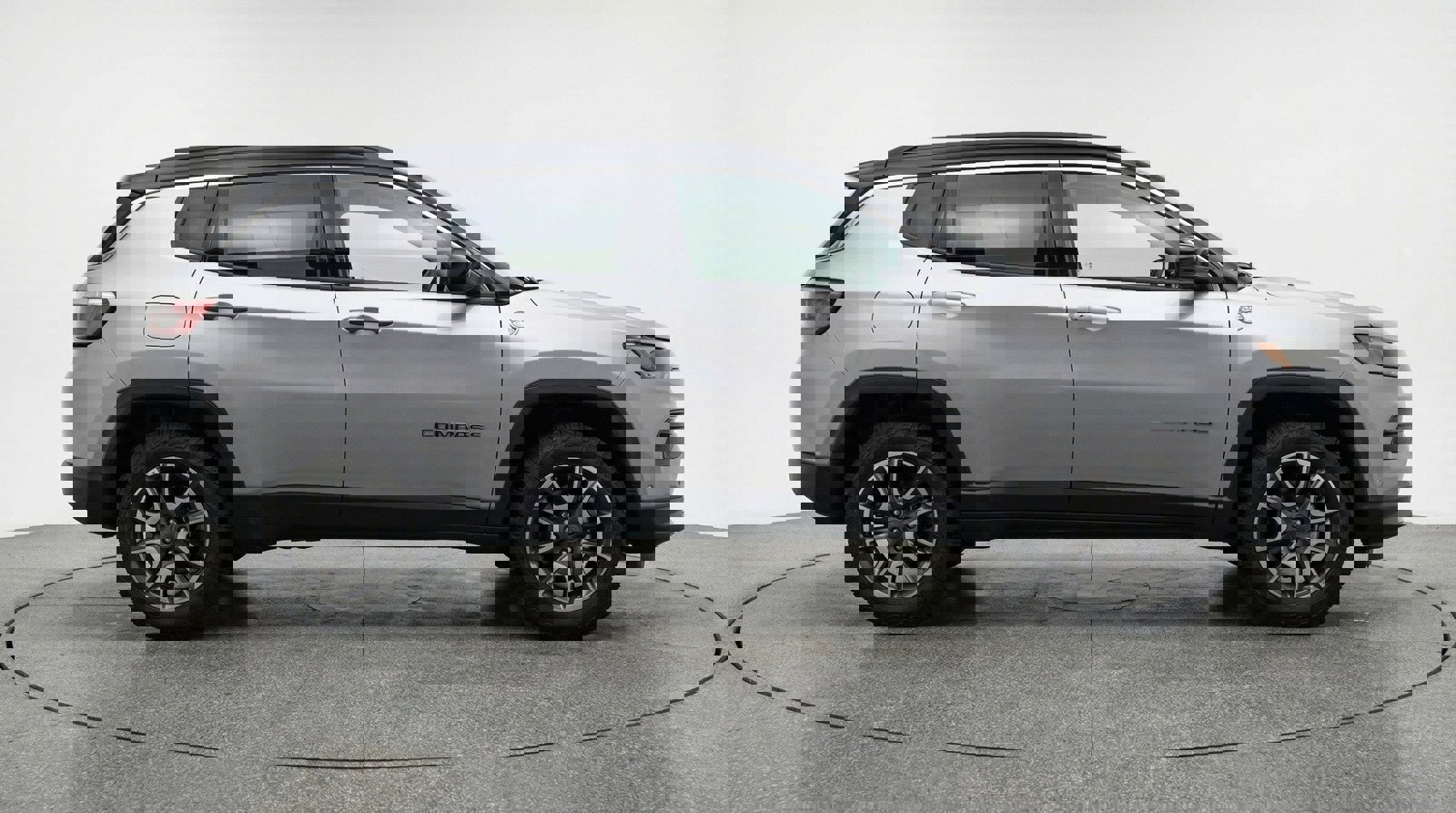 Used 2025 Jeep Compass Trailhawk image 8