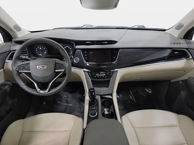 Used 2023 Cadillac XT6 Premium Luxury w/ Technology Package AWD/4WD image 9