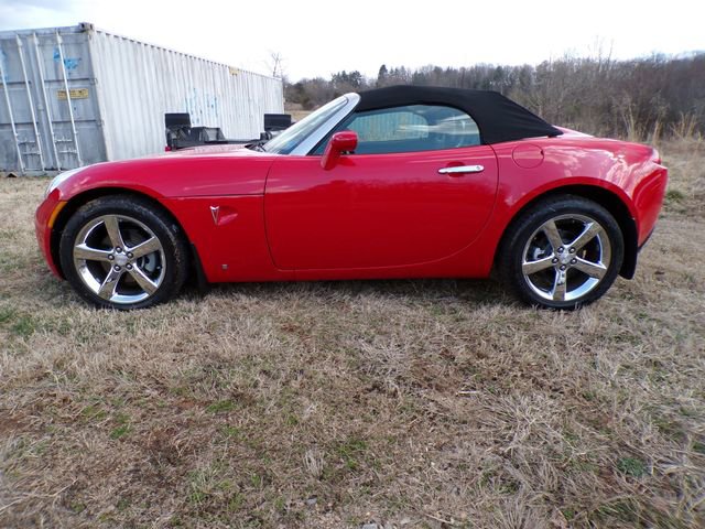 Used 2007 Pontiac Solstice GXP w/ Premium Package image 2