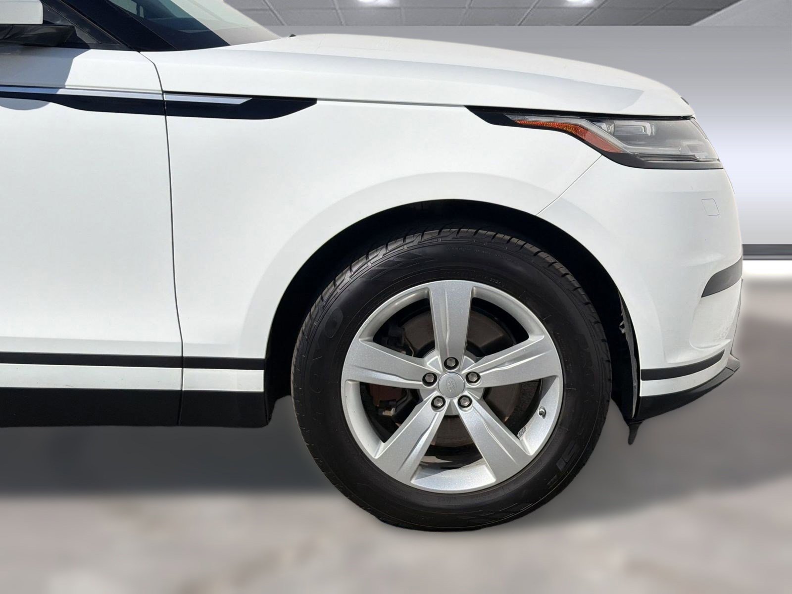 Used 2018 Land Rover Range Rover Velar S image 10