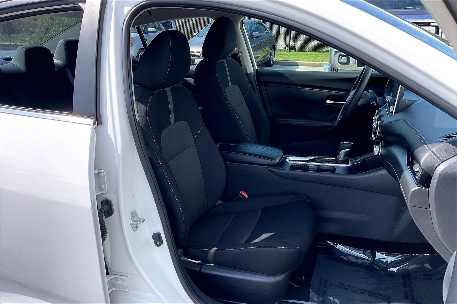 Used 2024 Nissan Sentra SV FWD image 9