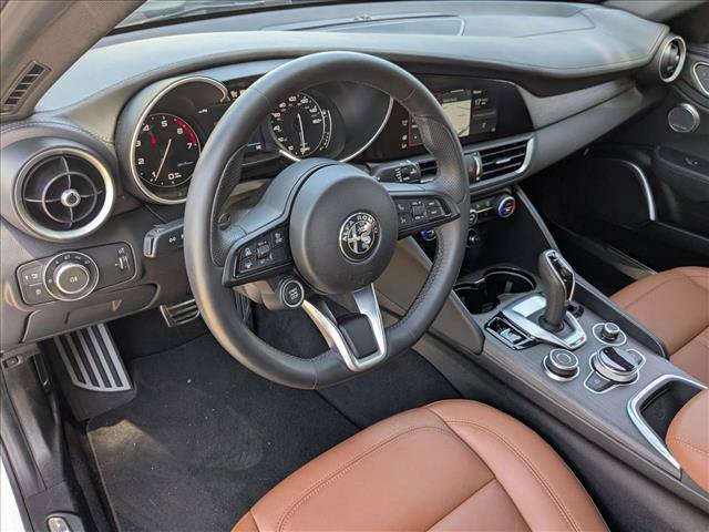 Used 2022 Alfa Romeo Giulia Ti RWD image 10