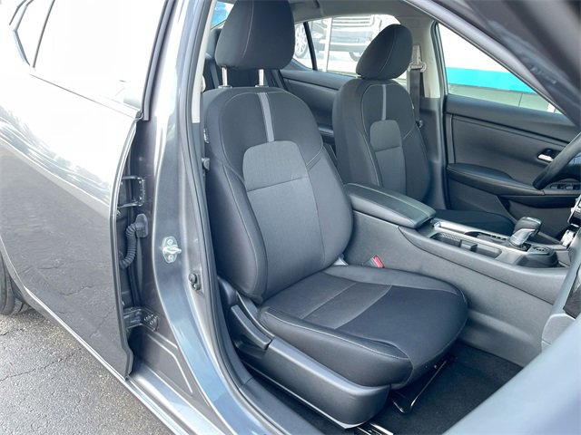 Used 2025 Nissan Sentra SV w/ Trunk Package image 25