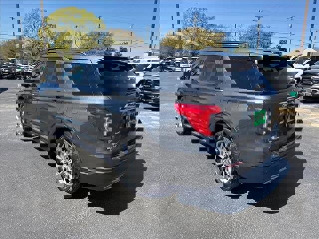 Used 2020 Ford Explorer XLT w/ Equipment Group 202A image 9