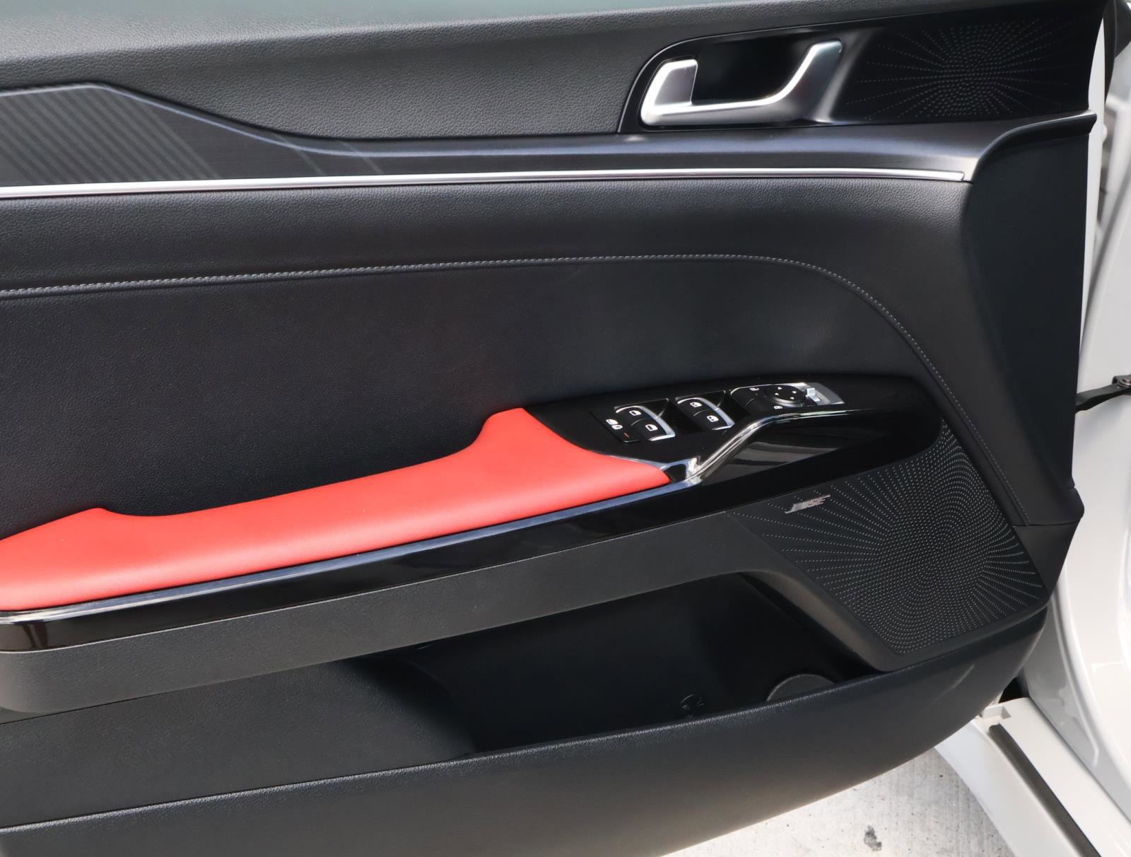 Used 2025 Kia K5 GT-Line w/ GT-Line Premium Package image 17