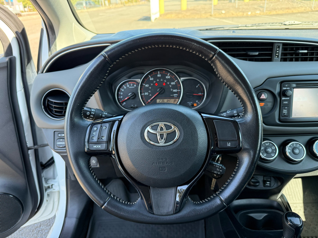 Used 2017 Toyota Yaris SE image 22