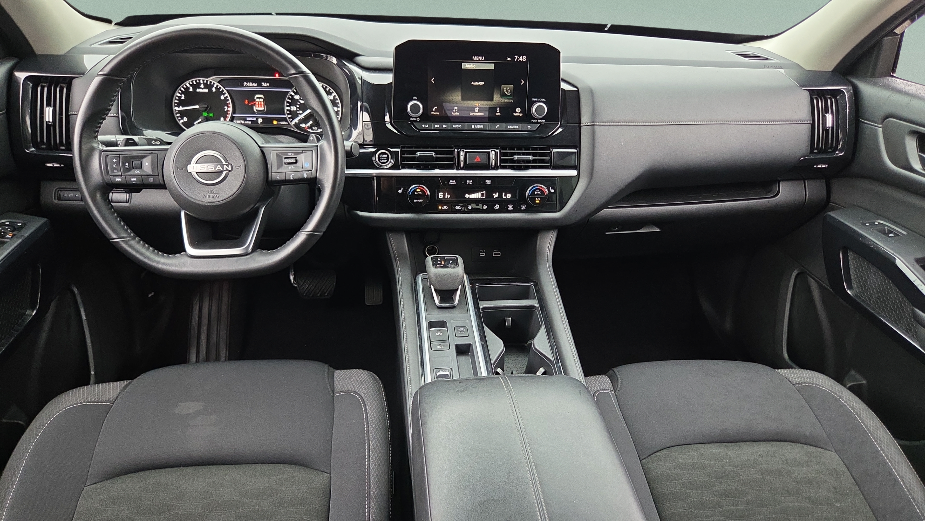 Used 2024 Nissan Pathfinder SV FWD image 13