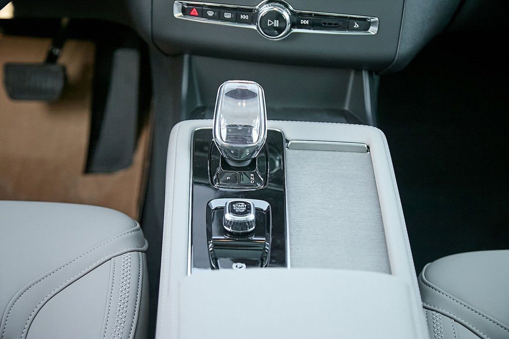 New 2026 Volvo XC90 T8 Plus w/ Protection Package Premier AWD/4WD image 29