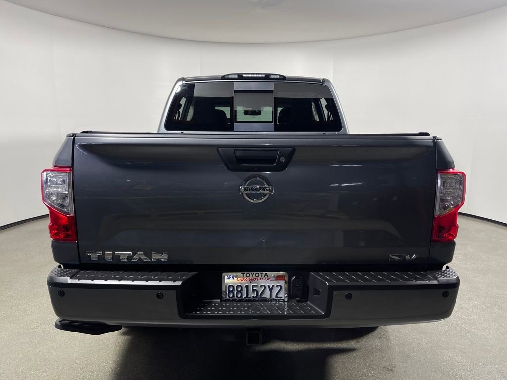 Used 2019 Nissan Titan SV w/ SV Convenience Package image 4