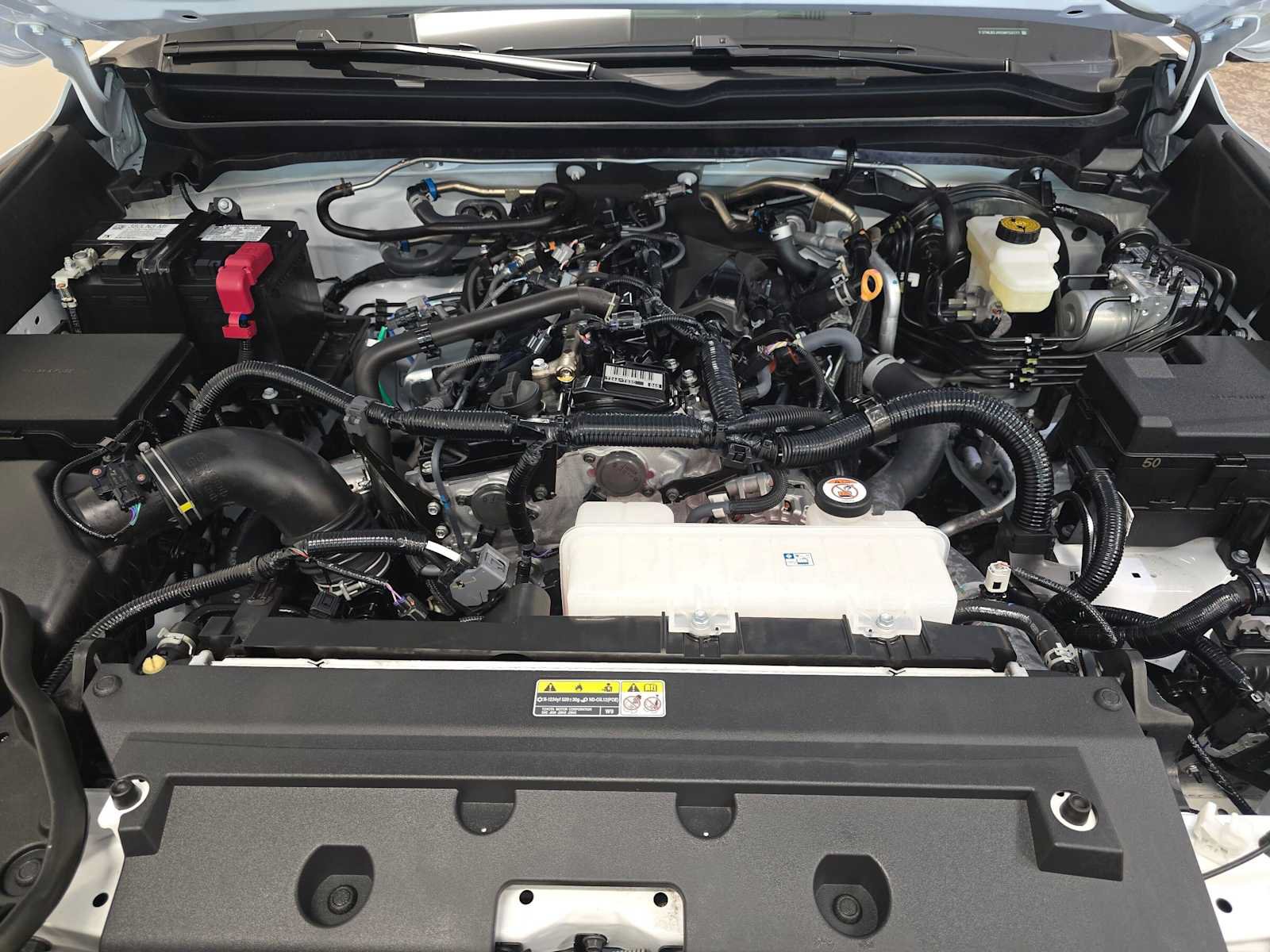 Certified 2025 Toyota Tacoma SR5 w/ SR5 Upgrade Package AWD/4WD image 9