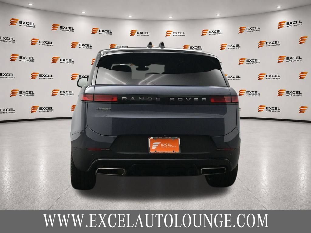 Used 2024 Land Rover Range Rover Sport SE AWD/4WD image 4