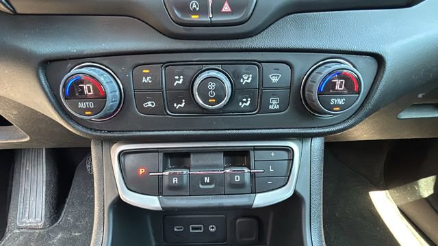 Used 2023 GMC Terrain SLE w/ Driver Convenience Package AWD/4WD image 17