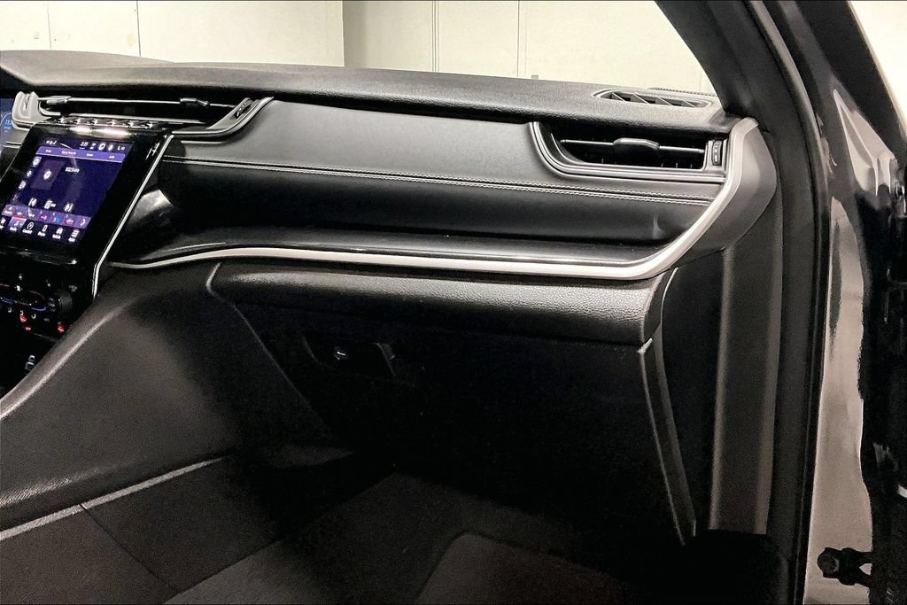Used 2022 Jeep Grand Cherokee Altitude AWD/4WD image 19