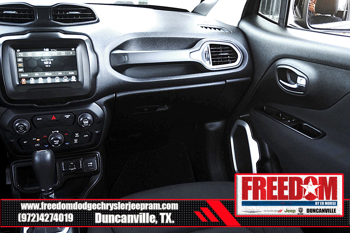 Used 2020 Jeep Renegade Latitude FWD image 38