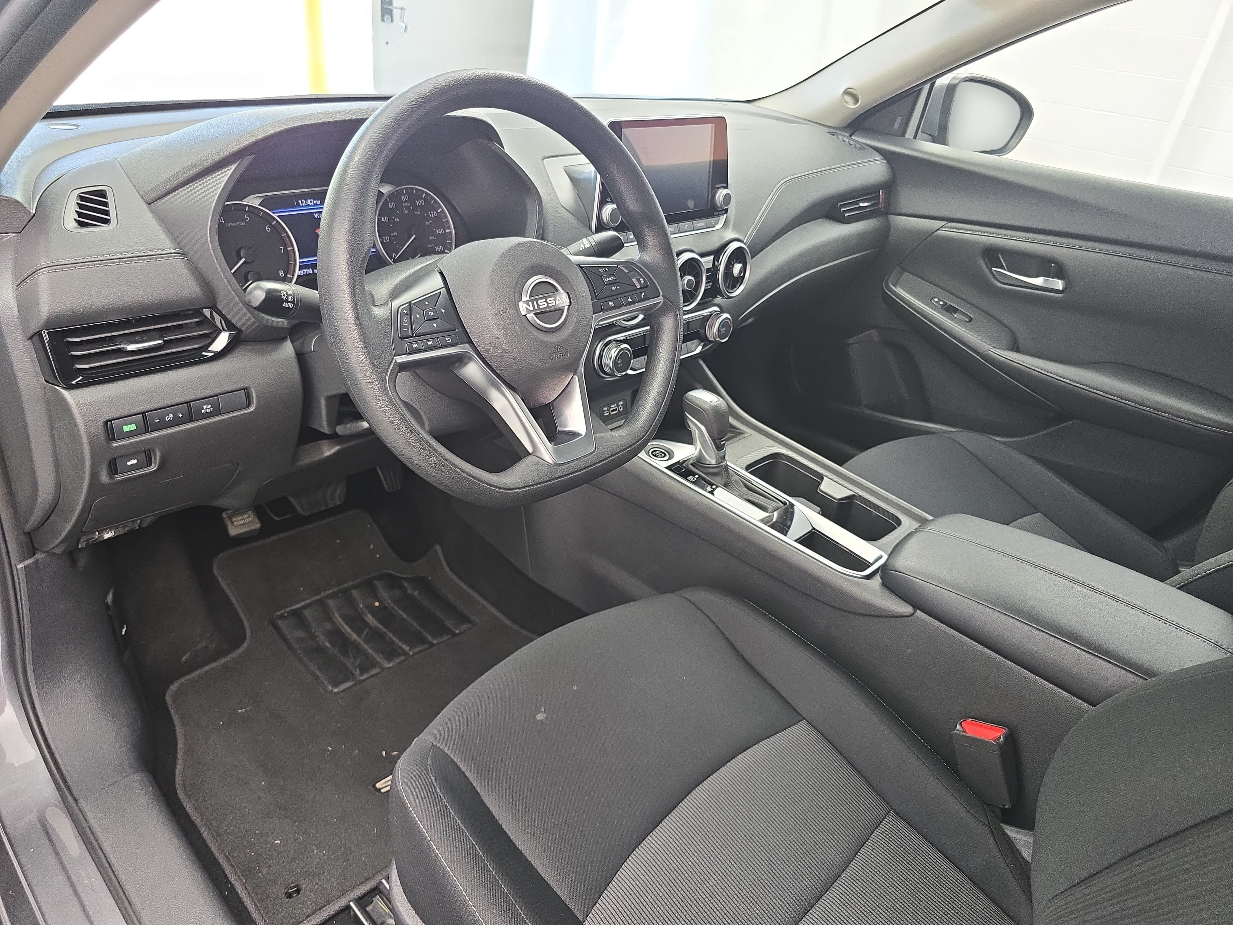 Used 2025 Nissan Sentra SV FWD image 15