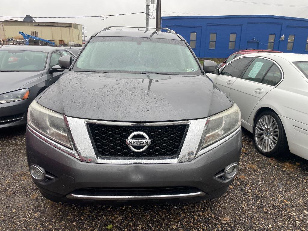Used 2015 Nissan Pathfinder SV w/ Cargo Package image 2