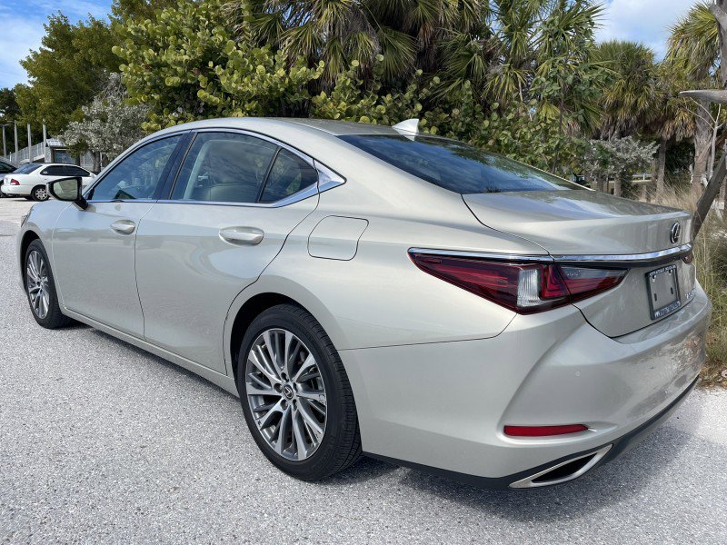 Used 2021 Lexus ES 350 w/ Premium Package image 5