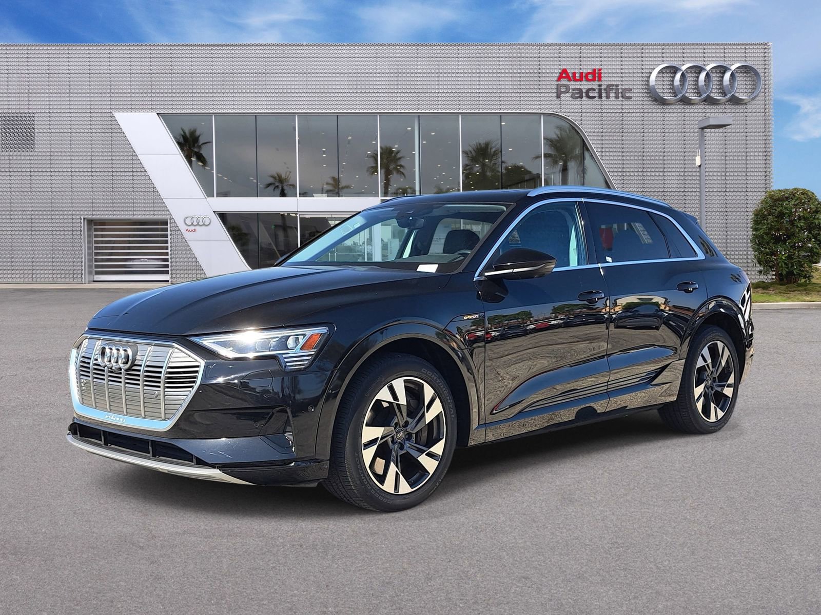 Used 2023 Audi e-tron Premium Plus w/ Premium Plus Package
