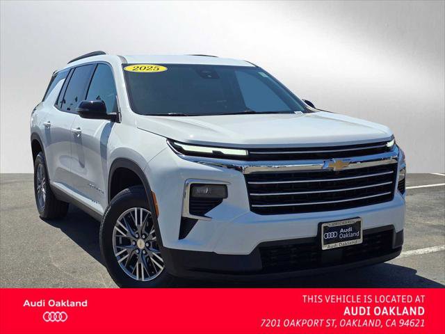 Used 2025 Chevrolet Traverse LT