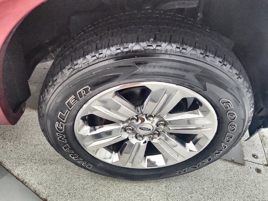 Used 2018 Ford F150 Lariat w/ Equipment Group 502A Luxury AWD/4WD image 35
