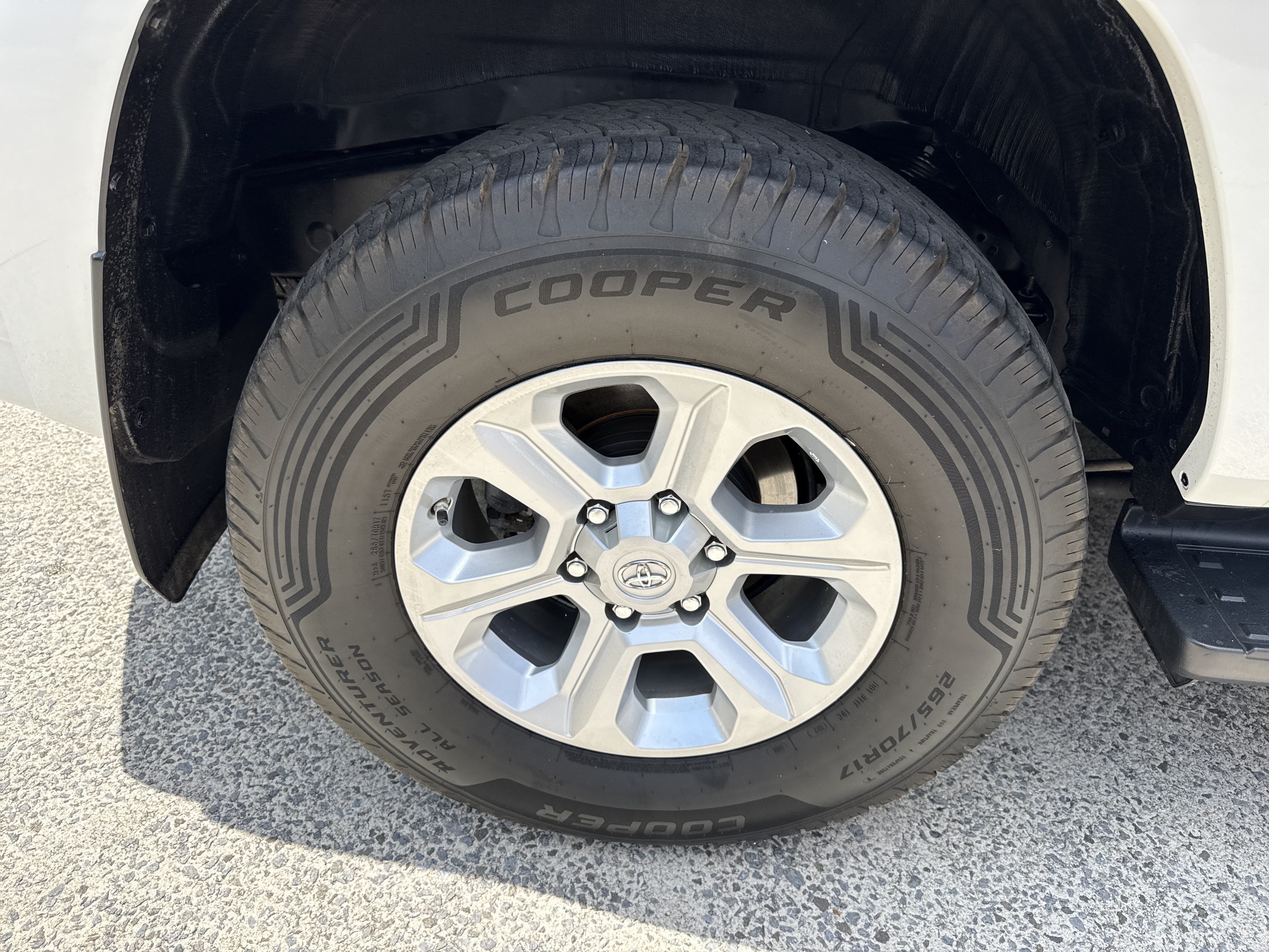 Used 2021 Toyota 4Runner SR5 Premium AWD/4WD image 17