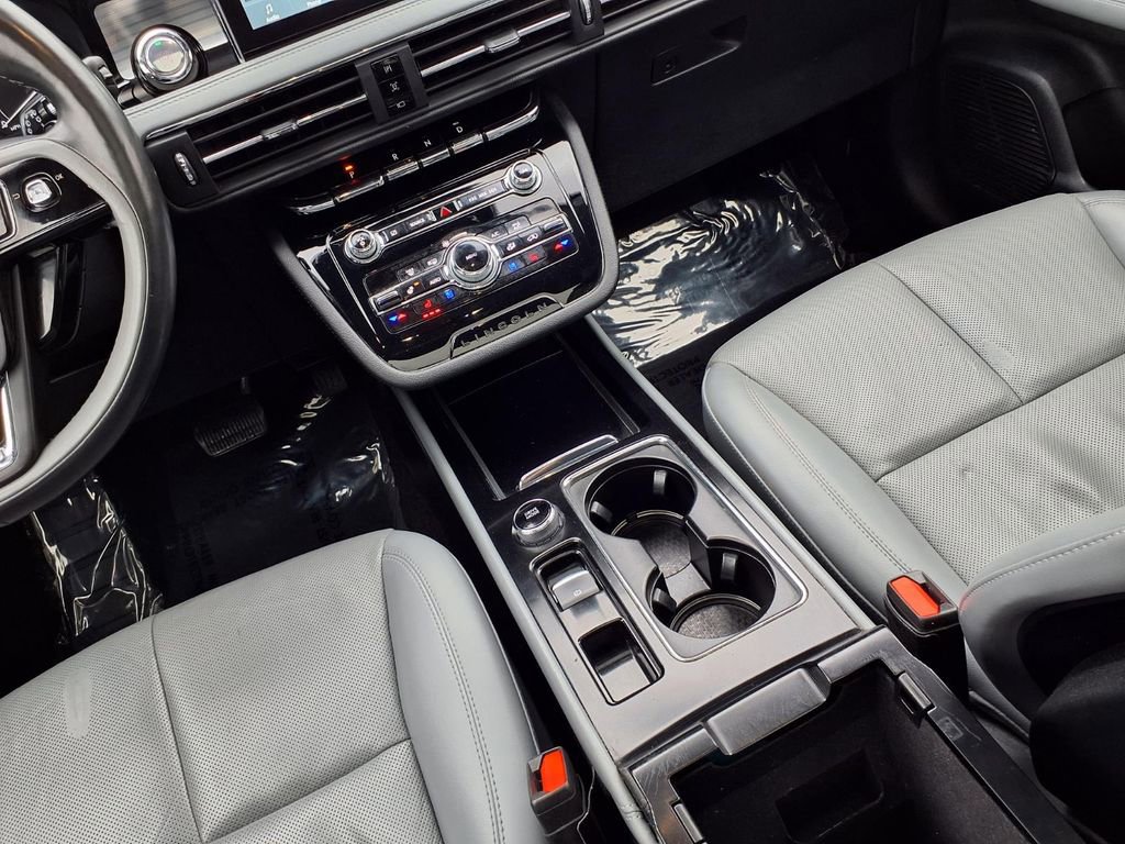 Used 2022 Lincoln Corsair AWD w/ Premium Package image 12