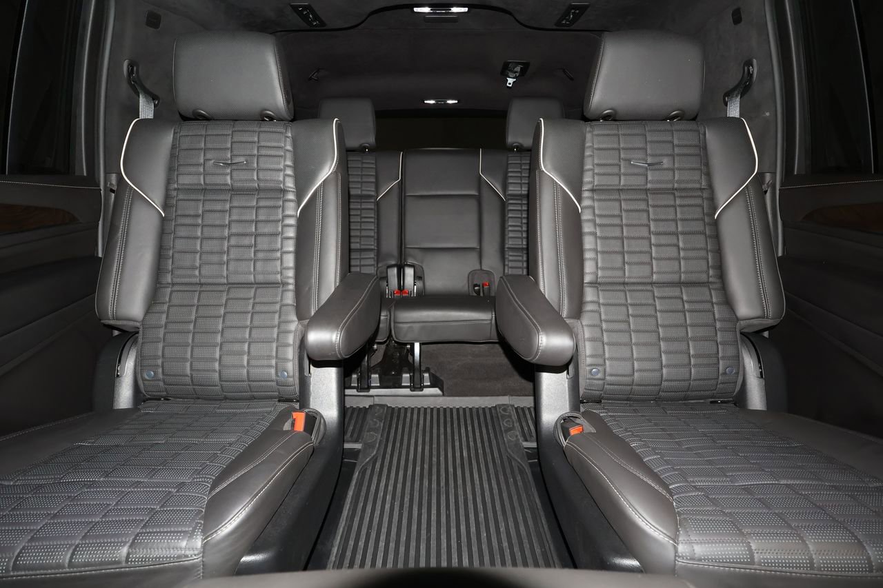 Certified 2024 Cadillac Escalade ESV Sport Platinum w/ LPO, ONYX Package AWD/4WD image 36