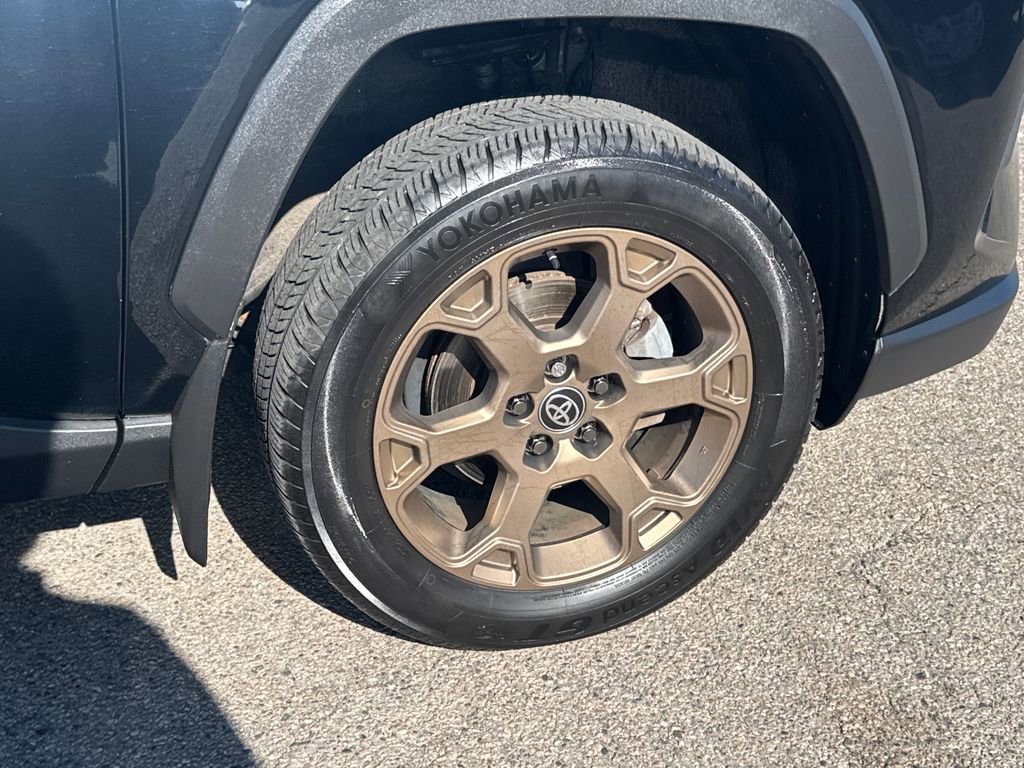 Used 2023 Toyota RAV4 AWD Hybrid image 40