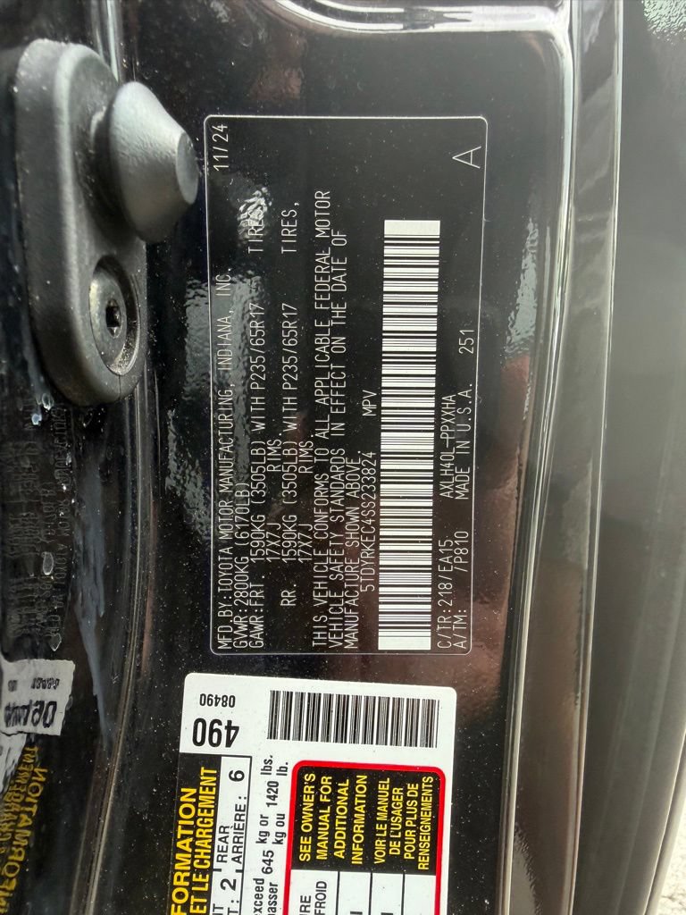 Used 2025 Toyota Sienna XLE FWD image 26