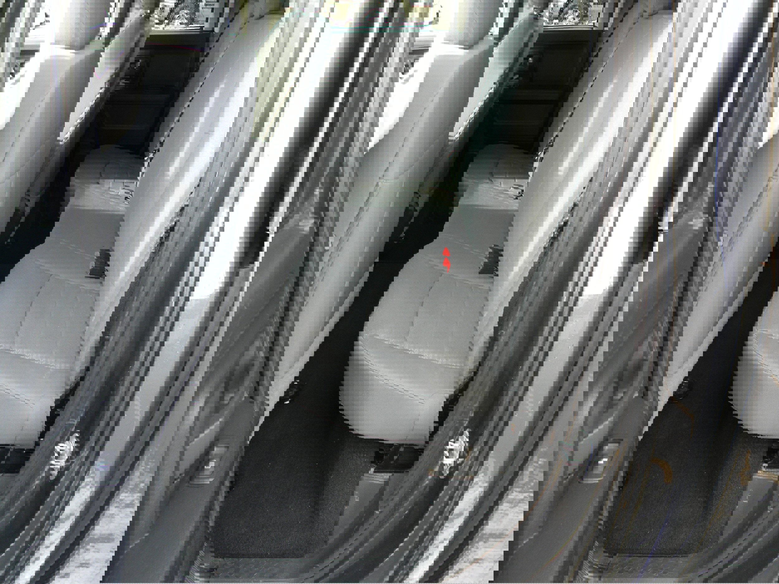 Used 2014 RAM 1500 Express image 9