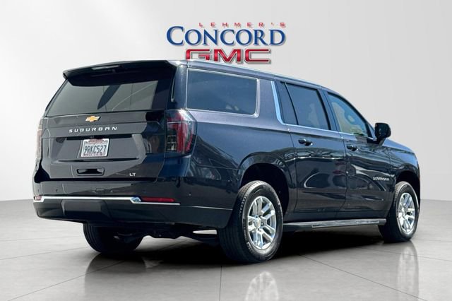 Used 2025 Chevrolet Suburban LT AWD/4WD image 4