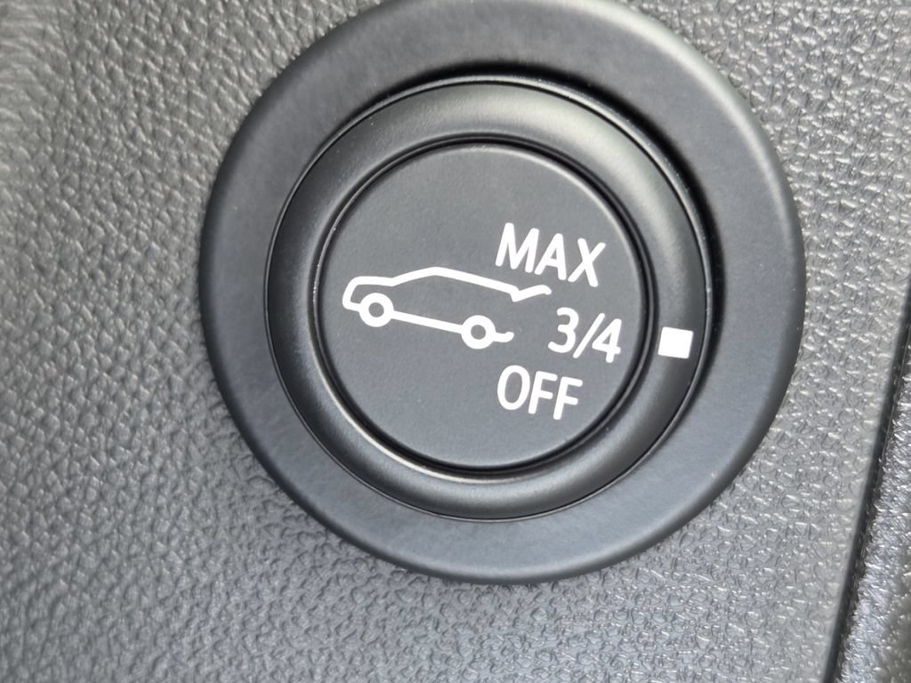 Used 2023 Chevrolet Equinox RS FWD image 9