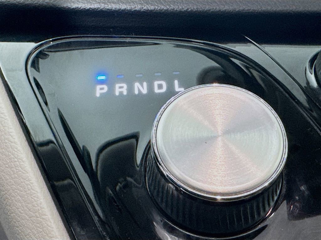 Used 2019 Chrysler Pacifica Touring-L Plus w/ Tire & Wheel Group image 21