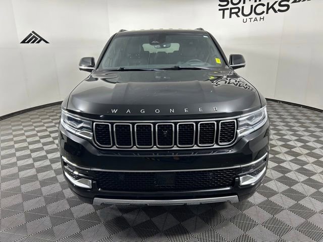 Used 2023 Jeep Wagoneer L Series III w/ Convenience Group I AWD/4WD image 3